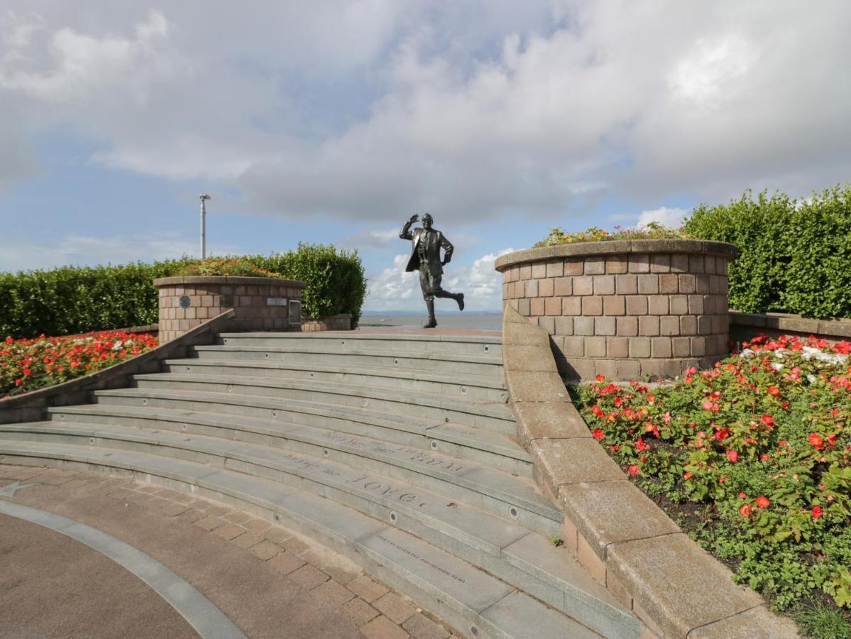 Ferienwohnung Eden On The Crescent Morecambe Exterior foto